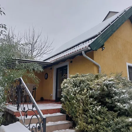 Centrum Csaladi Apartmanok Balatonfured Exterior photo